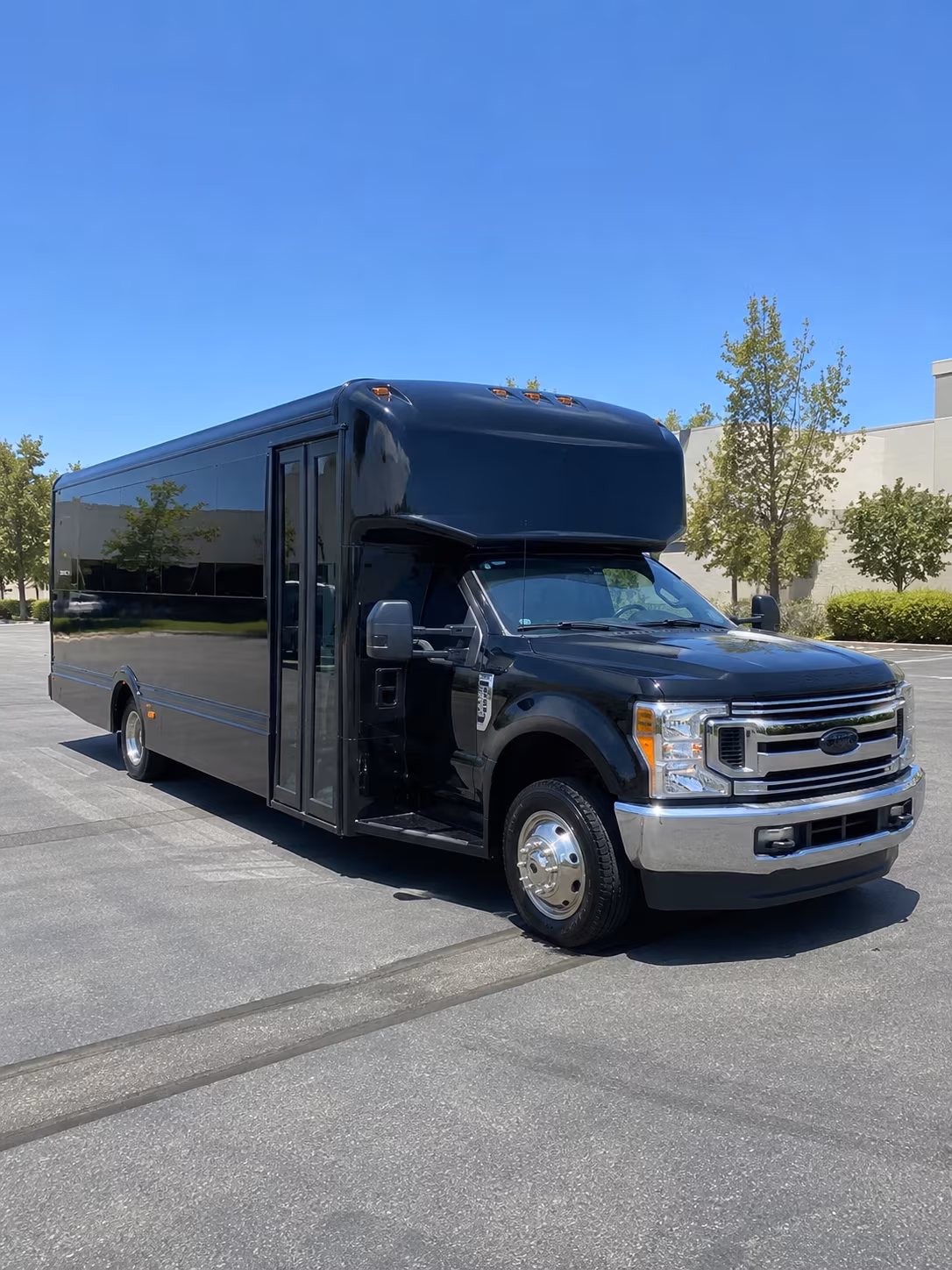 15 Passenger Party Bus Exterior