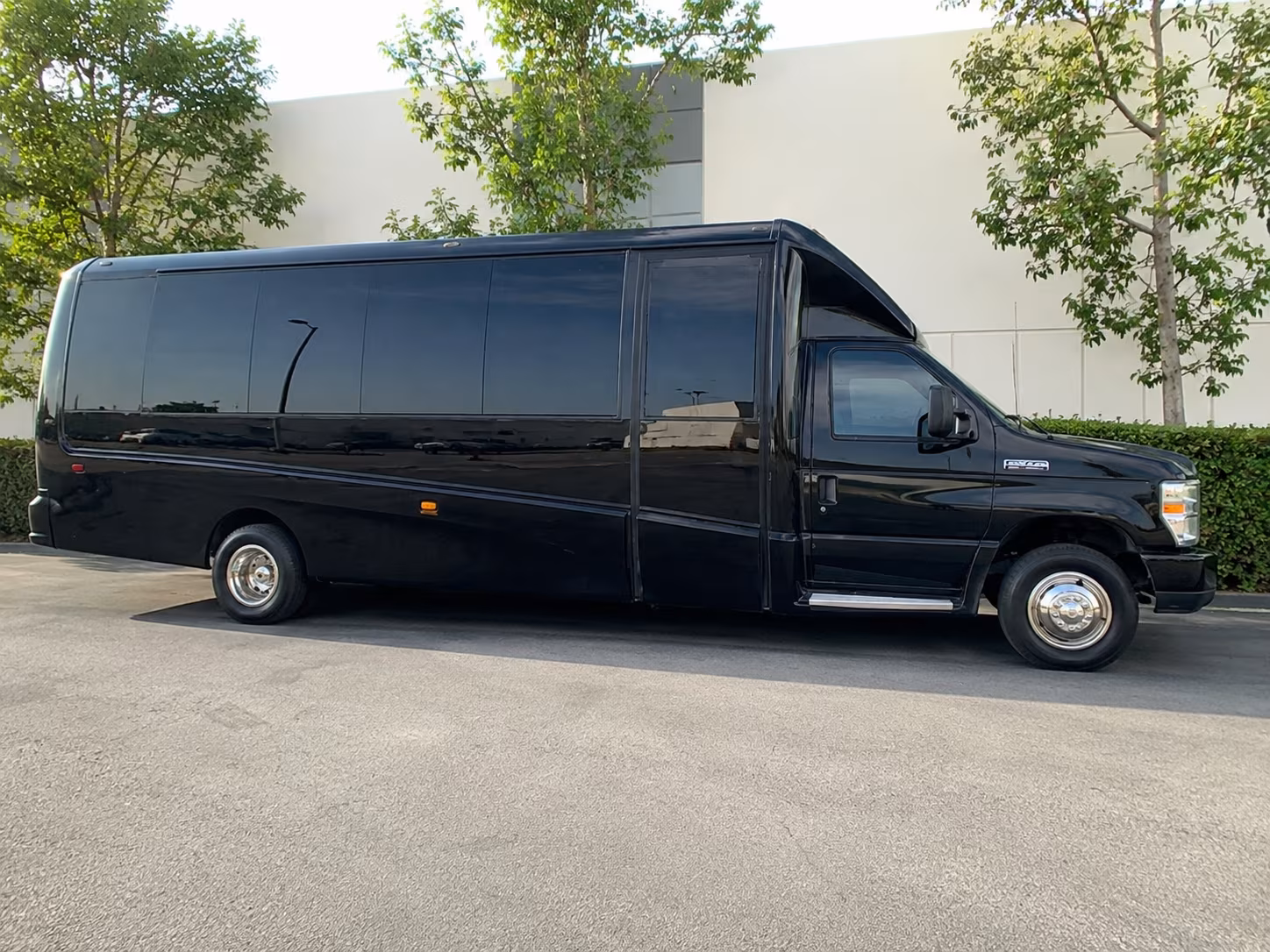 Las Vegas Airport Shuttle & Transportation party bus exterior